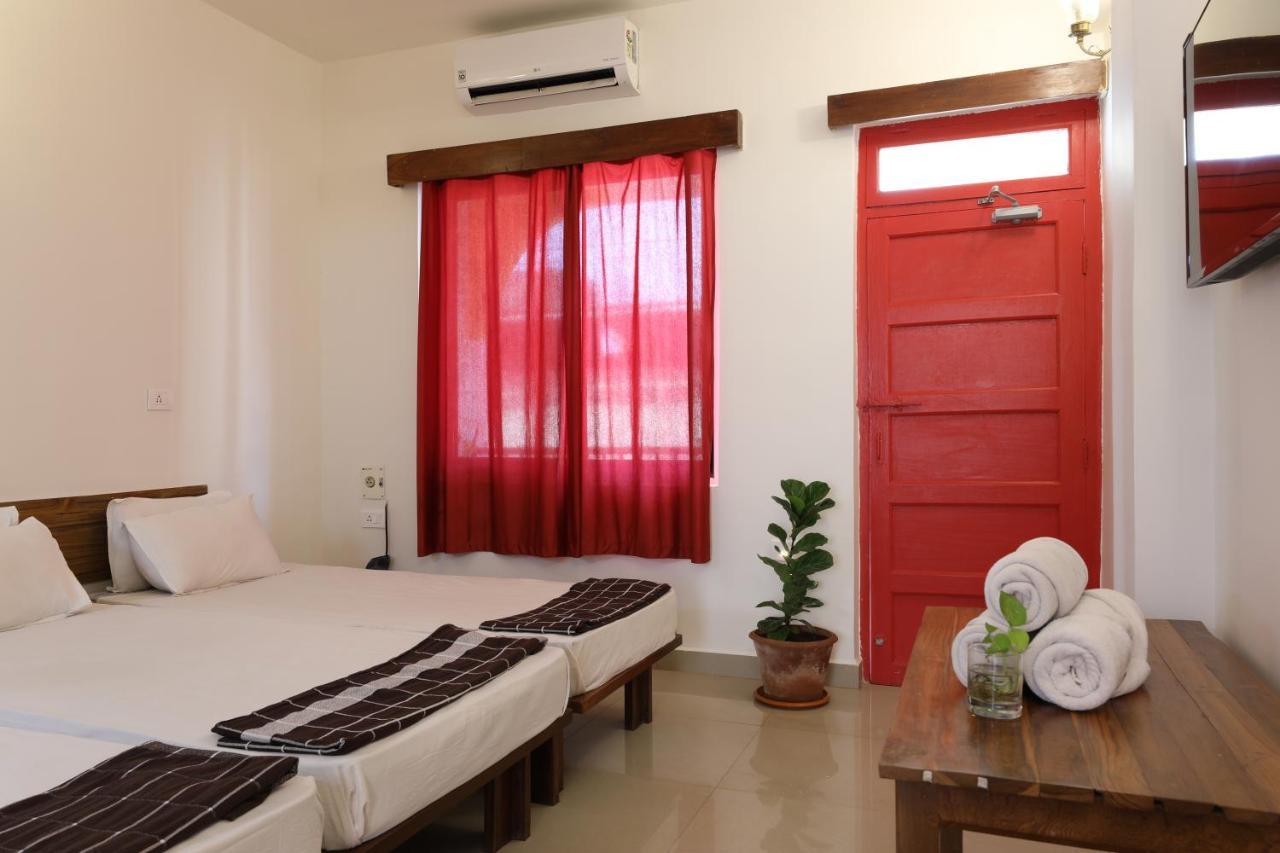 Teles Westend Hotel Marmagao Екстериор снимка