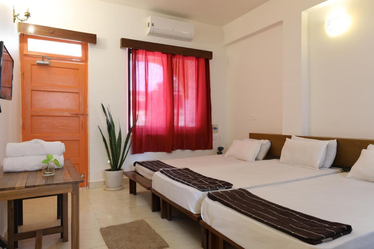 Teles Westend Hotel Marmagao Екстериор снимка