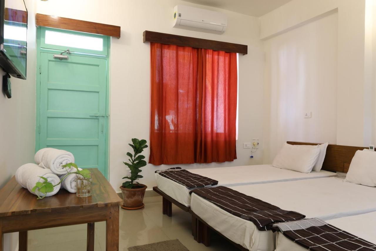 Teles Westend Hotel Marmagao Екстериор снимка